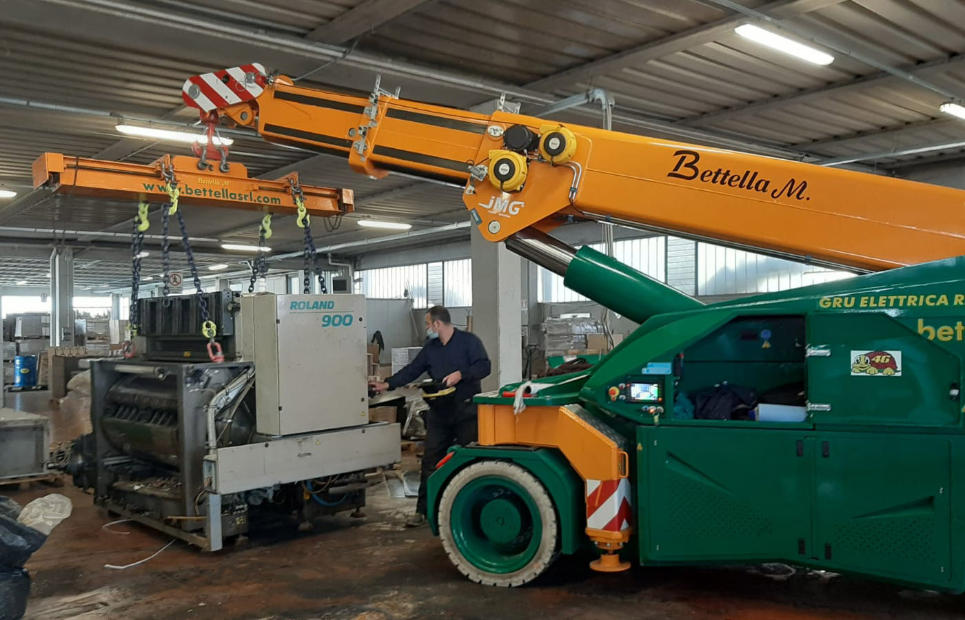 movimentazione con gru 2 copy