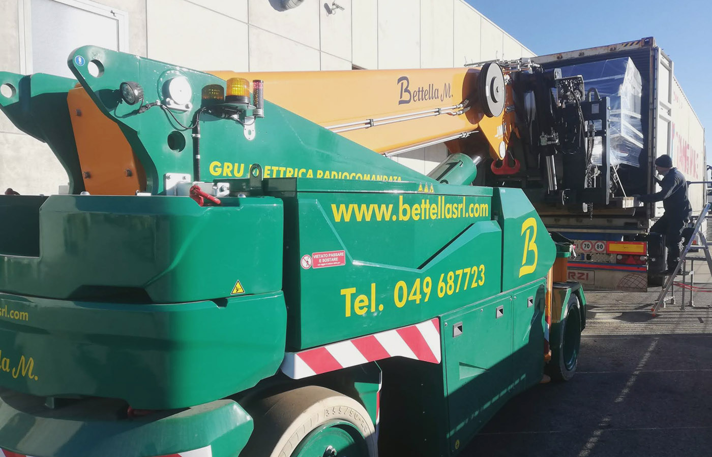 movimentazione con gru copy